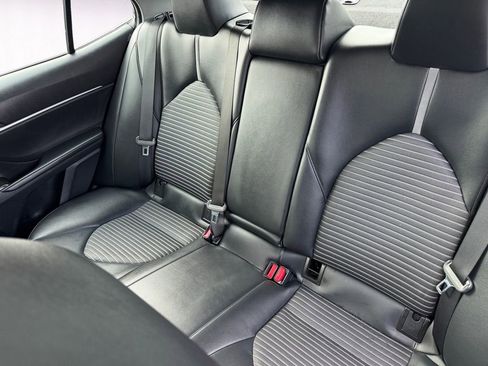 Used 2023 Toyota Camry SE w/ Convenience Package image 13