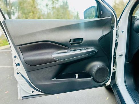 Used 2023 Nissan Kicks S FWD image 11