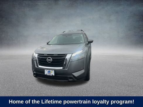 Used 2024 Nissan Pathfinder SV image 7
