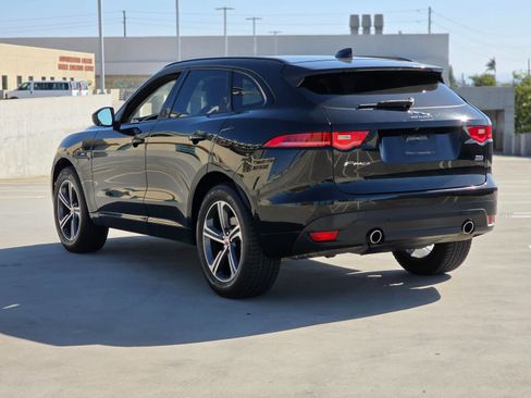 Used 2017 Jaguar F-PACE R-Sport image 5