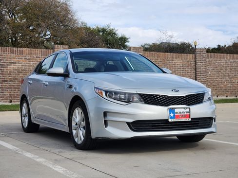 Used 2017 Kia Optima LX w/ Option Group 014 image 4