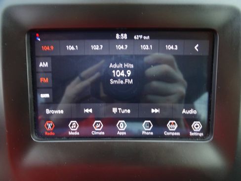 Used 2019 Jeep Cherokee 4WD Latitude image 18