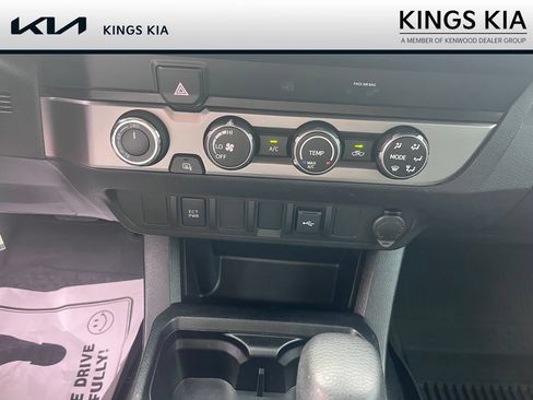 Used 2020 Toyota Tacoma SR AWD/4WD image 15