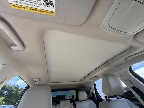 Used 2022 Ford Edge Titanium w/ Equipment Group 301A AWD/4WD image 18