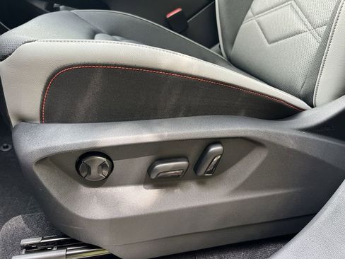 New 2025 Volkswagen Atlas Peak Edition SE image 12