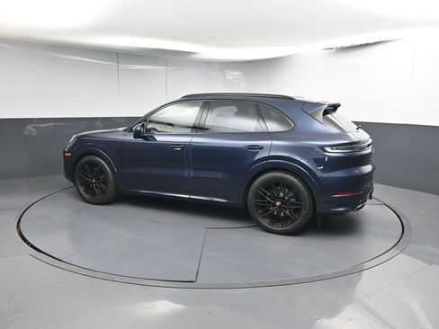Certified 2026 Porsche Cayenne GTS AWD/4WD image 24