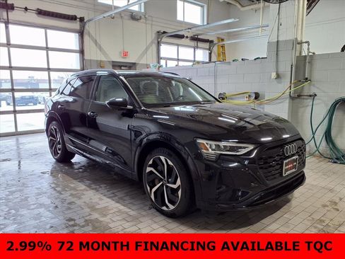 Used 2024 Audi Q8 e-tron Premium Plus w/ Premium Plus Package image 1