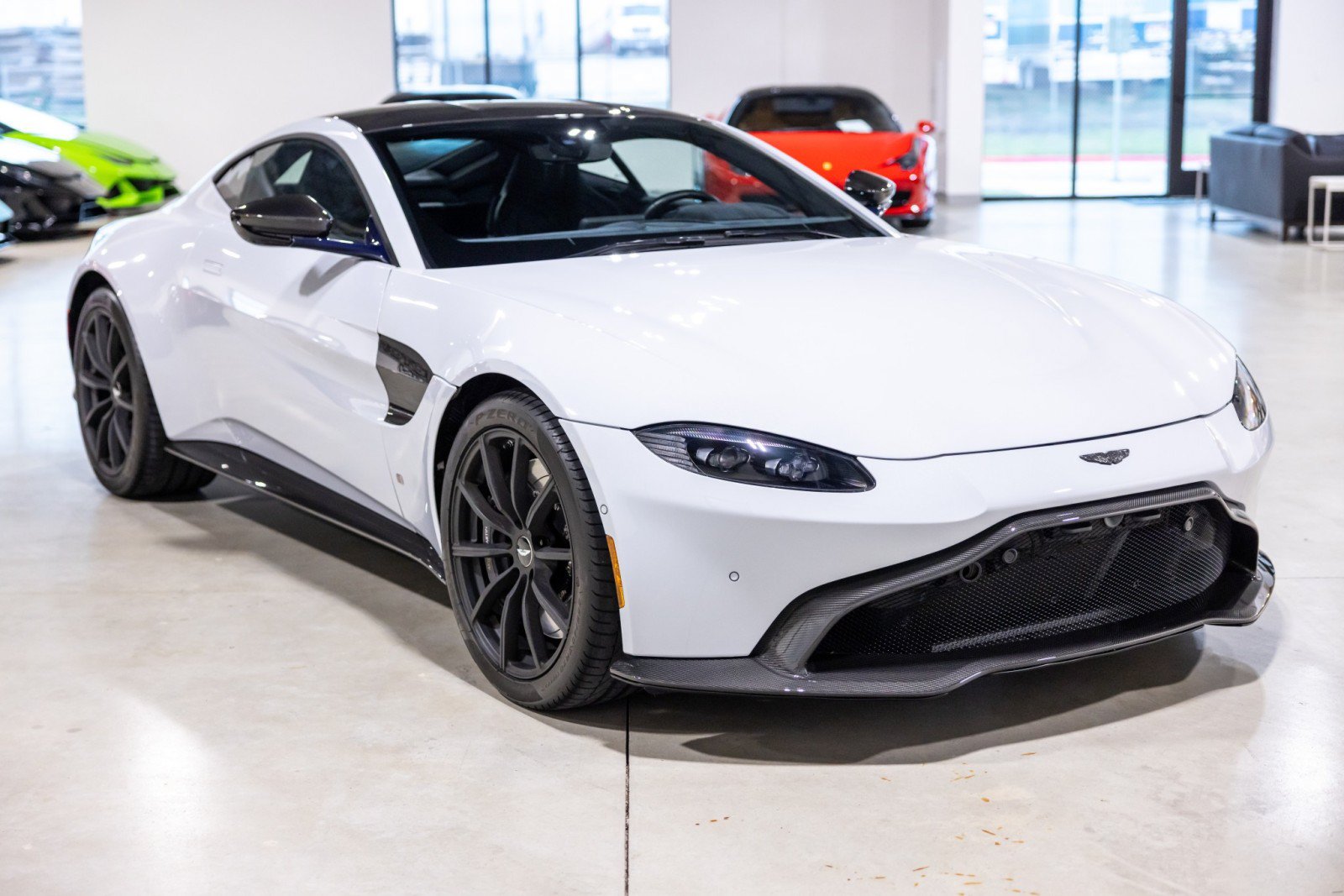 Used 2019 Aston Martin V8 Vantage Coupe RWD image 10
