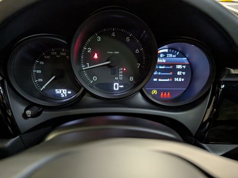Certified 2026 Porsche Macan AWD/4WD image 29