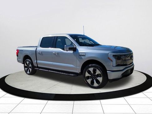 Used 2023 Ford F150 Lightning Platinum image 1