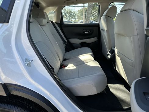 Used 2025 Honda HR-V LX image 18