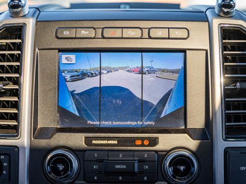 Certified 2019 Ford F450 Platinum w/ Platinum Ultimate Package image 37