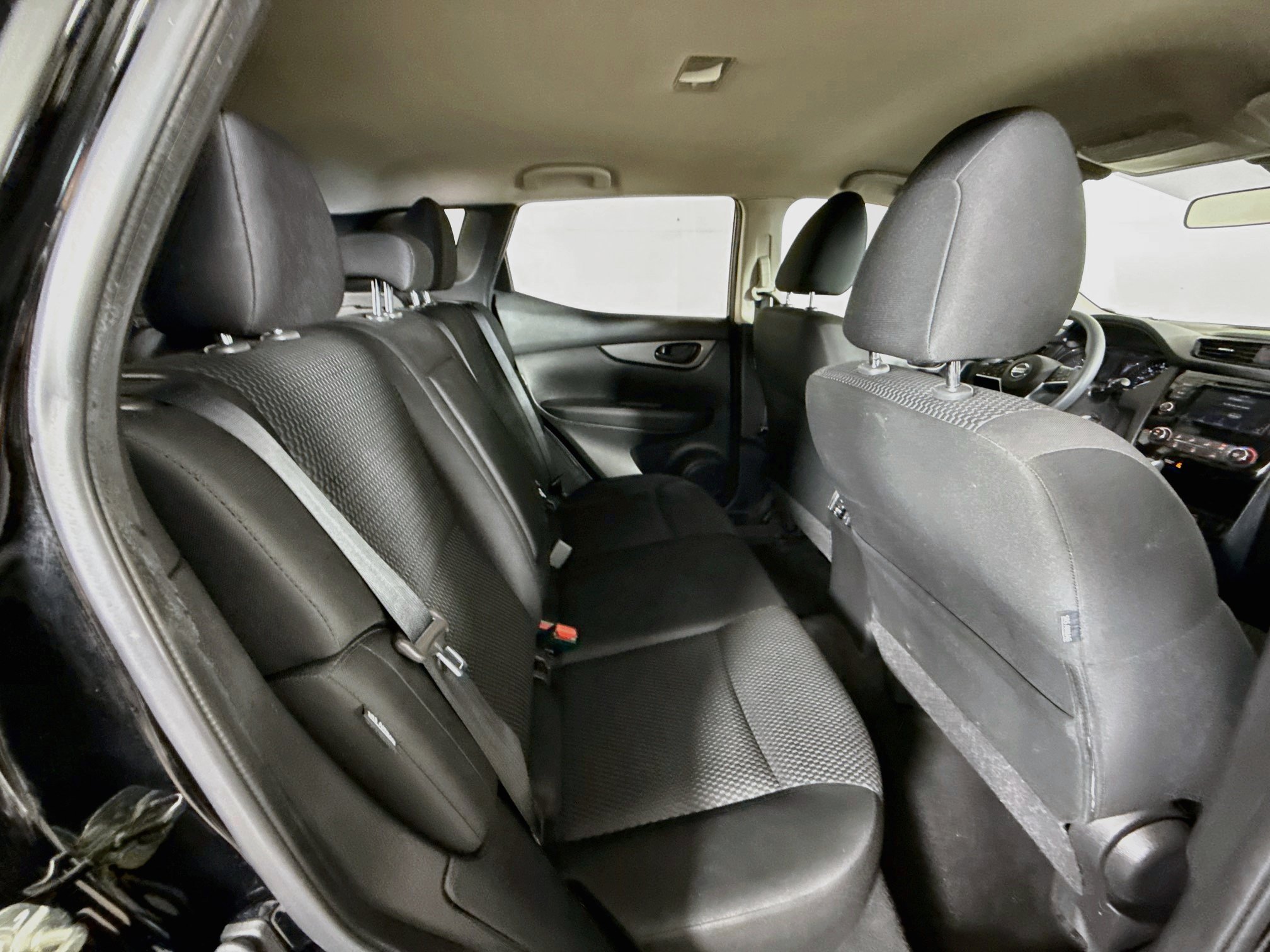 Used 2020 Nissan Rogue Sport S FWD image 32