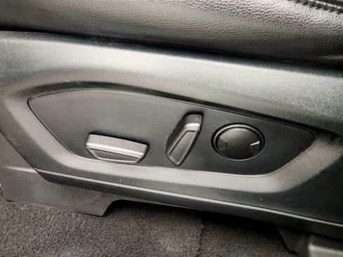 Used 2020 Ford Explorer XLT w/ Equipment Group 202A image 12