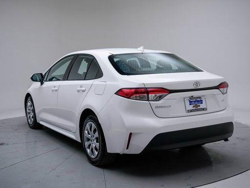 Used 2023 Toyota Corolla LE image 3