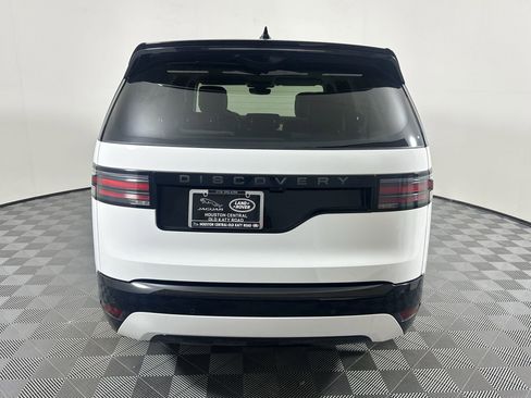 Certified 2025 Land Rover Discovery Dynamic SE image 8