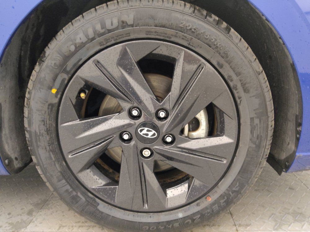 Used 2021 Hyundai Elantra SEL FWD image 31