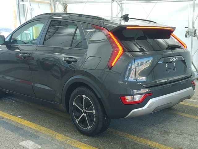 Used 2025 Kia Niro LX FWD image 4