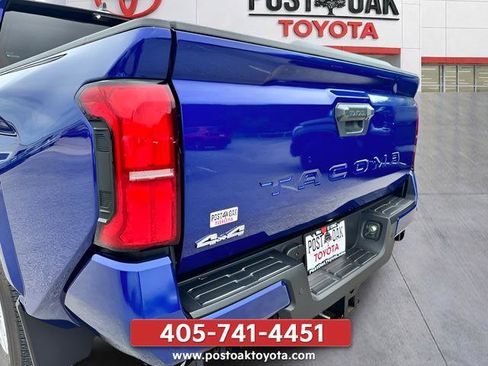 Used 2024 Toyota Tacoma SR5 AWD/4WD image 34