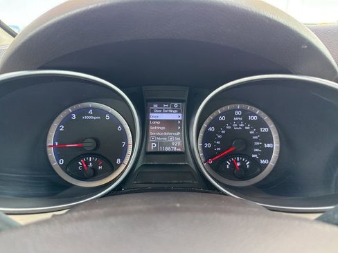 Used 2014 Hyundai Santa Fe GLS image 17