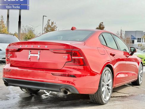 Used 2019 Volvo S60 T5 Momentum image 7