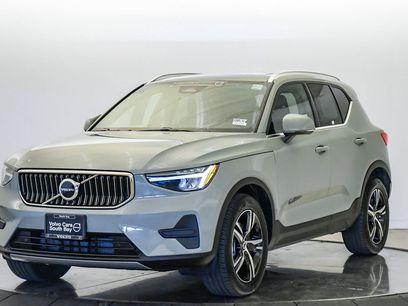 Certified 2025 Volvo XC40 B5 Core