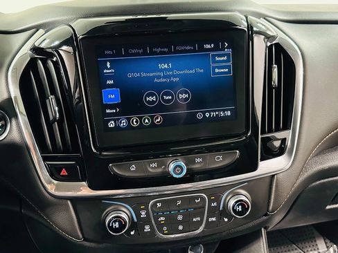 Used 2020 Chevrolet Traverse LT w/ LT Premium Package image 12