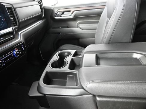 Used 2024 GMC Sierra 1500 SLT AWD/4WD image 31