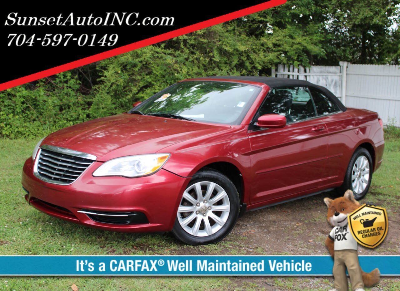 Used 2013 Chrysler 200 Touring FWD image 1