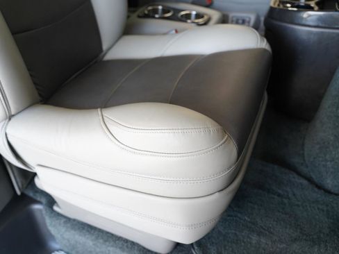 Used 2020 Chevrolet Express 2500 w/ Enhanced Convenience Package image 31