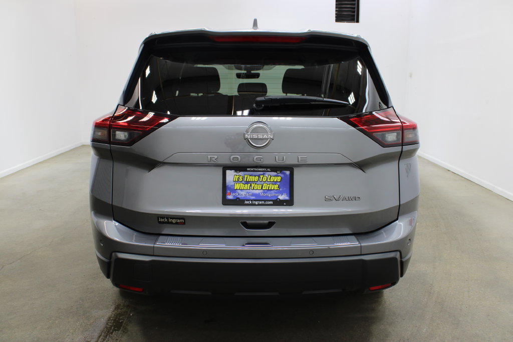 Used 2024 Nissan Rogue SV AWD/4WD image 4