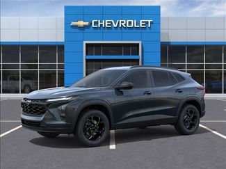 New 2026 Chevrolet Trax LT w/ Midnight Edition FWD video 2
