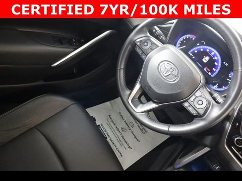 Used 2022 Toyota Corolla Cross XLE image 12