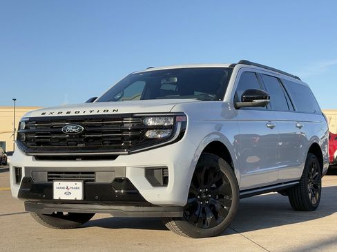 New 2025 Ford Expedition Max Platinum w/ Stealth Appearance Package image 25