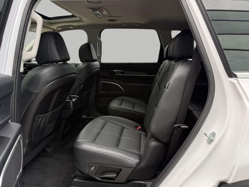 Used 2025 Kia Telluride EX w/ EX Captain's Chair Package AWD/4WD image 26