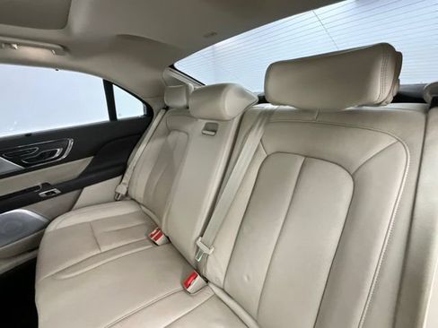 Used 2017 Lincoln Continental Reserve w/ Luxury Package AWD/4WD image 6