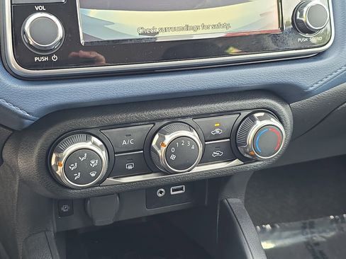 Used 2025 Nissan Versa SV w/ Trunk Package image 20