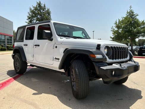 Used 2025 Jeep Wrangler Unlimited Sport AWD/4WD image 4
