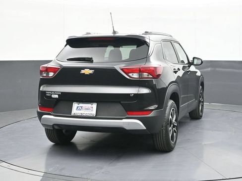 Used 2025 Chevrolet TrailBlazer LT AWD/4WD image 12