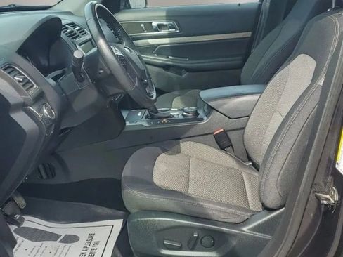 Used 2019 Ford Explorer XLT w/ Equipment Group 201A AWD/4WD image 10