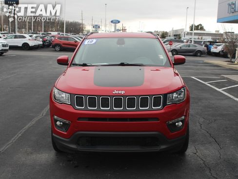Used 2019 Jeep Compass Latitude w/ Popular Equipment Group image 9