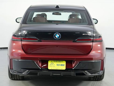 Used 2024 BMW i7 xDrive60 image 65