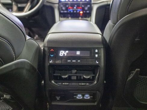 Used 2022 Jeep Grand Cherokee L Limited image 7