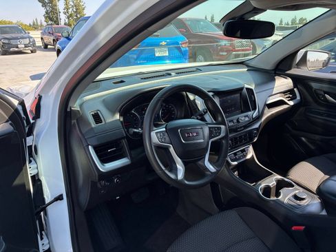 Used 2024 GMC Terrain SLE FWD image 32