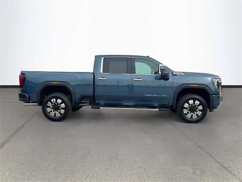 New 2026 GMC Sierra 2500 Denali w/ Denali Reserve Package image 3
