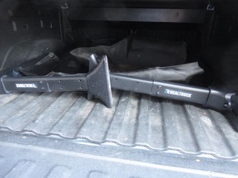 Used 2024 Chevrolet Silverado 2500 LT w/ Convenience Package AWD/4WD image 18