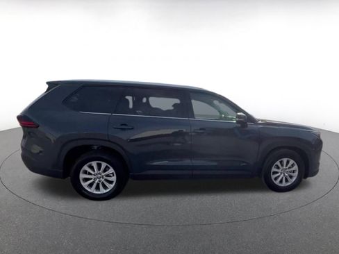 Used 2025 Toyota Grand Highlander LE image 16