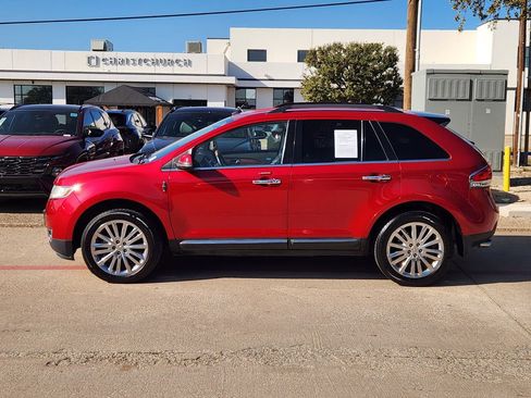 Used 2012 Lincoln MKX FWD image 4