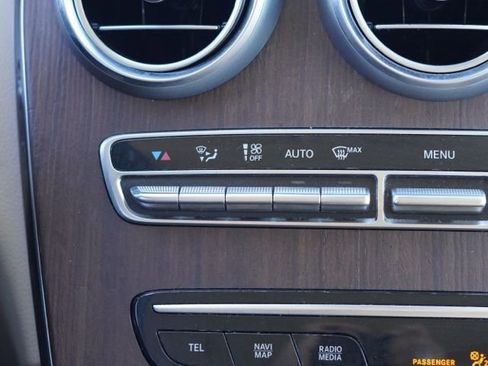 Used 2022 Mercedes-Benz GLC 300 4MATIC w/ Premium Package Lite image 28