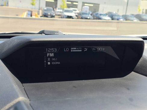 Used 2023 Subaru Forester Premium AWD/4WD image 27
